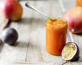 Confiture fruits de la passion et mangue