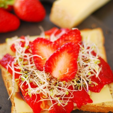 tartine comté poivron fraise tartine comté poivron fraise