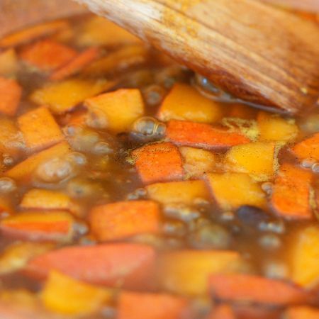 laisser mijote les fruits dans la bassine à confiture laisser mijote les fruits dans la bassine à confiture