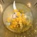 zester les citrons jaunes à la microplane