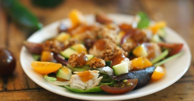 Salade estival et sa vinaigrette à la confiture abricot 
