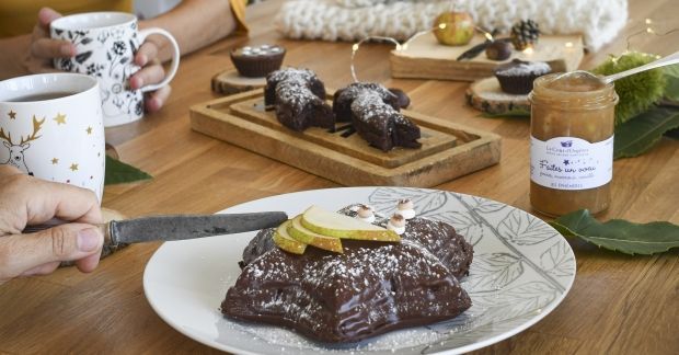 Gateau de fête au chocolat marron et poire