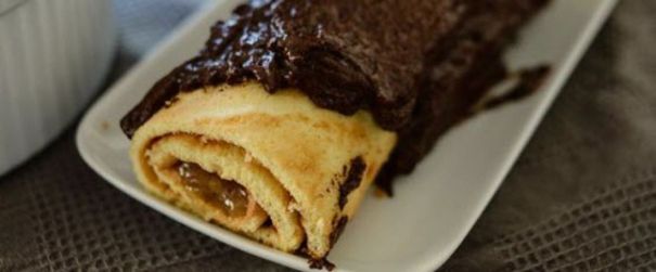 Gâteau roulé à la confiture de poires et mousse au chocolat
