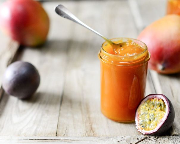 Confiture fruits de la passion et mangue