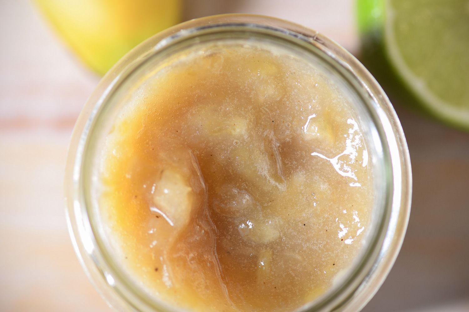 Pot-de-confiture-de-banane-antillaise