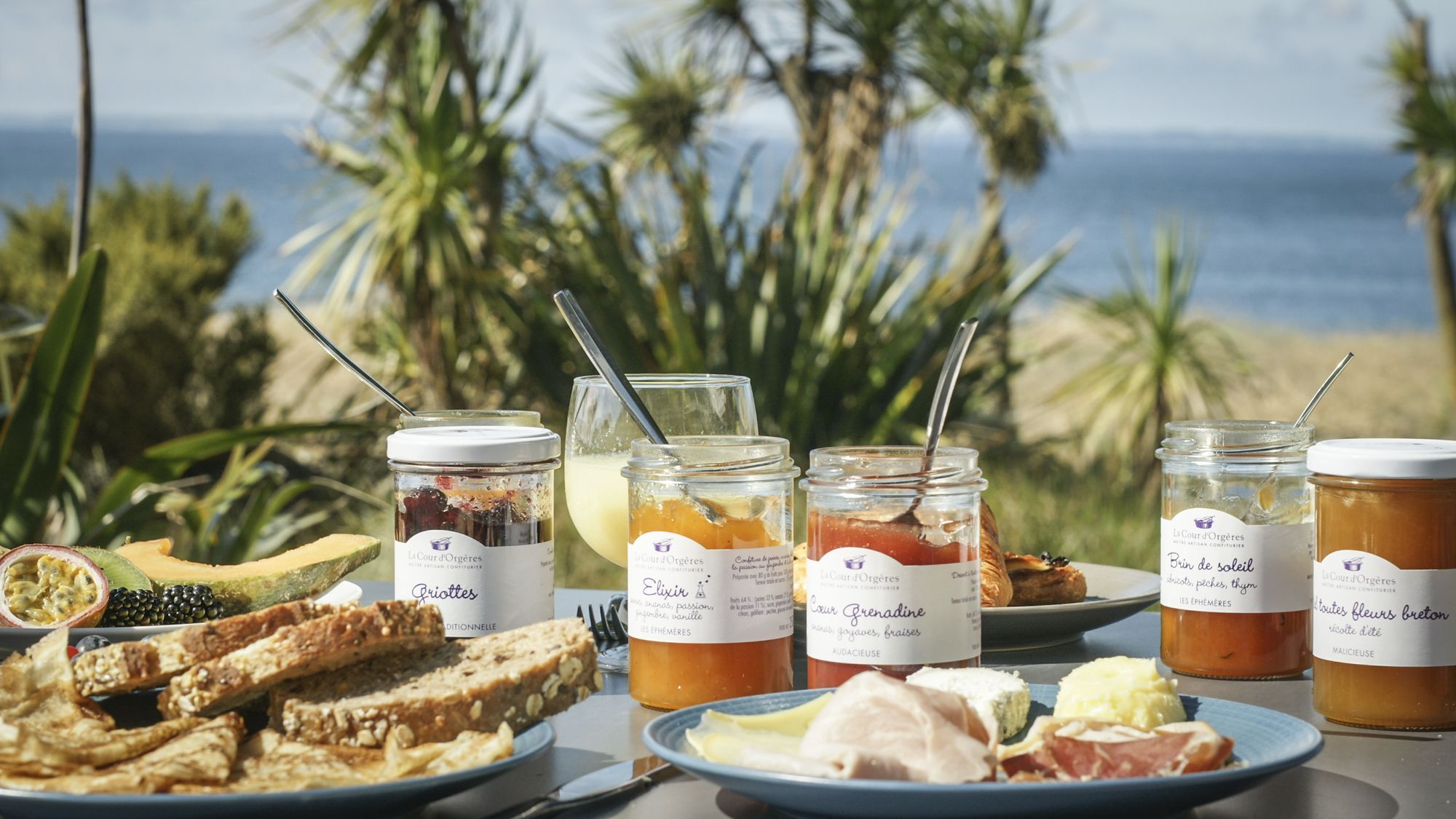 petit-dejeuner-face-mer