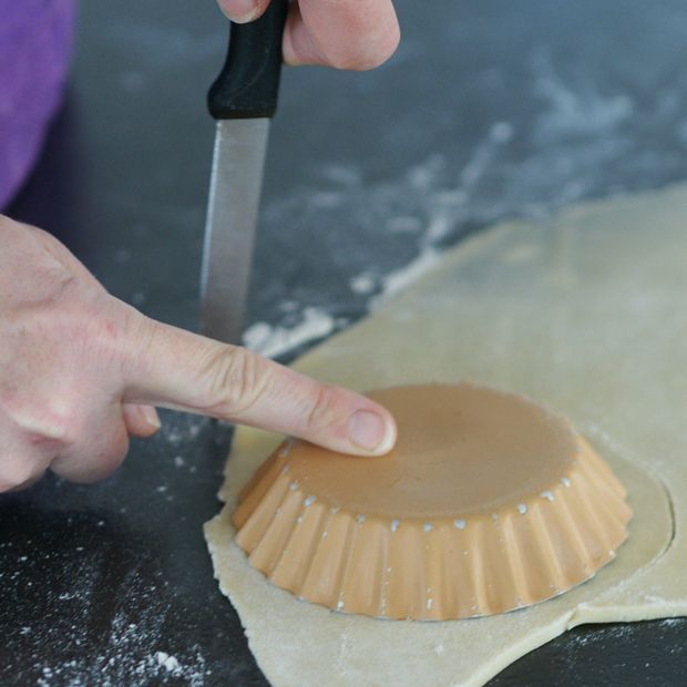 decouper-la-pate