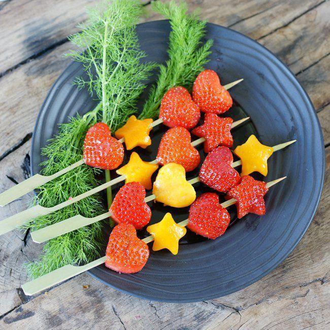 Brochettes de fraises pour l'apéro entre voisins