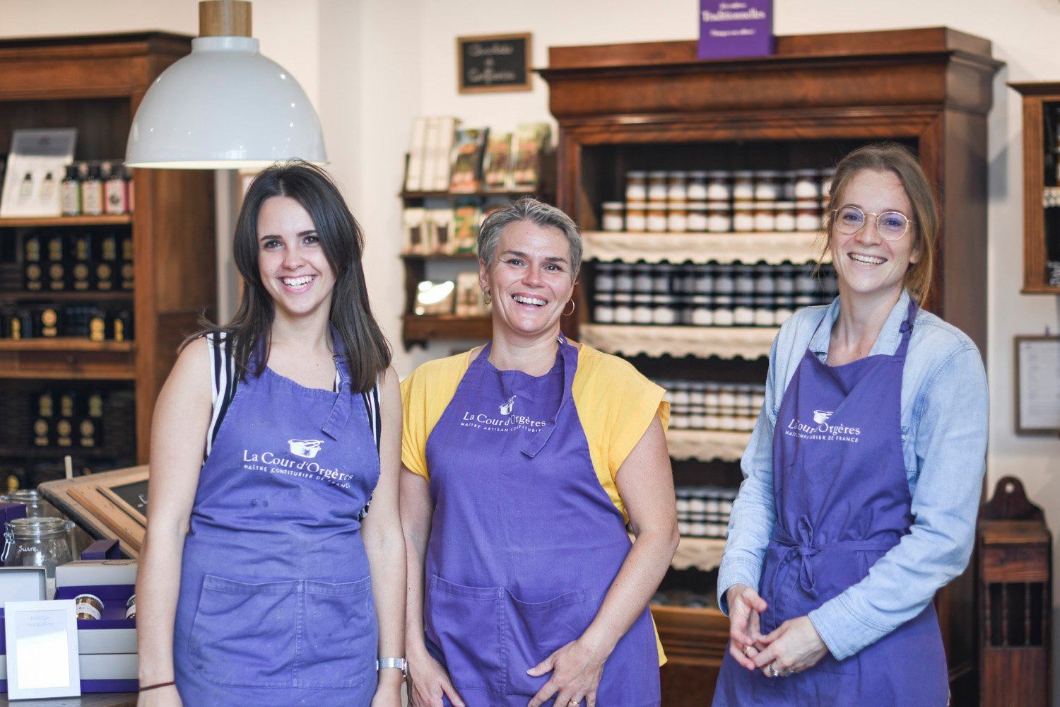 Manon Anne et Charline vous accueille dans notre boutique de Vannes